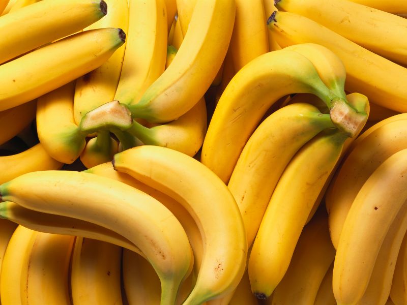 Banan przed treningiem to idealny owoc! Dlaczego? Na zdjęciu banany.